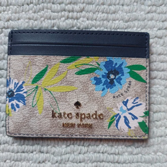 Kate Spade Lucy Wristlet & Floral Card Holder - Picture 3 of 16